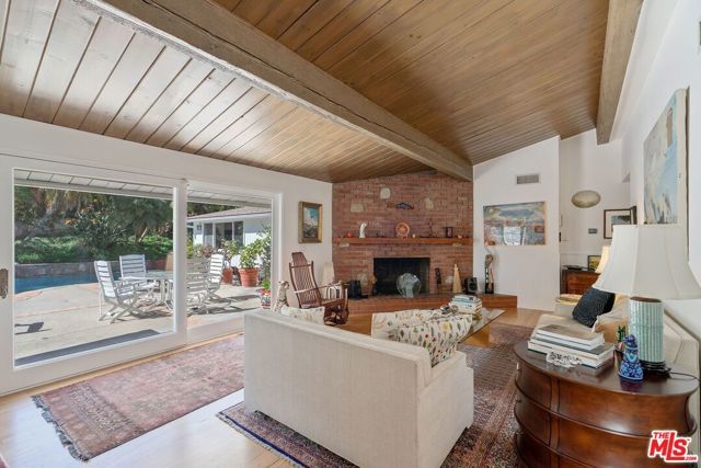 913 Chattanooga Avenue, Pacific Palisades (los Angeles), CA 90272