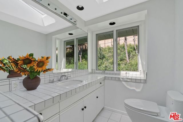 913 Chattanooga Avenue, Pacific Palisades (los Angeles), CA 90272