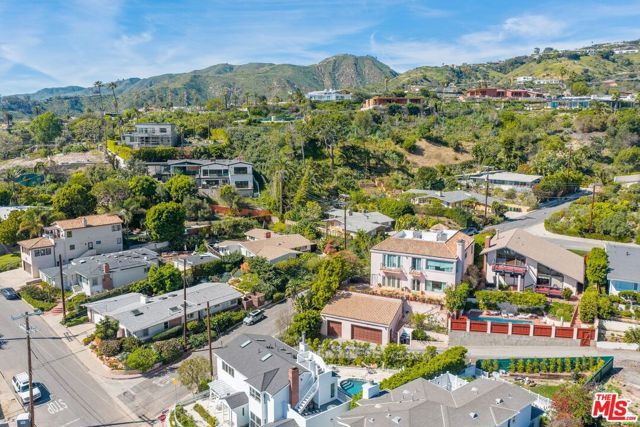 913 Chattanooga Avenue, Pacific Palisades (los Angeles), CA 90272