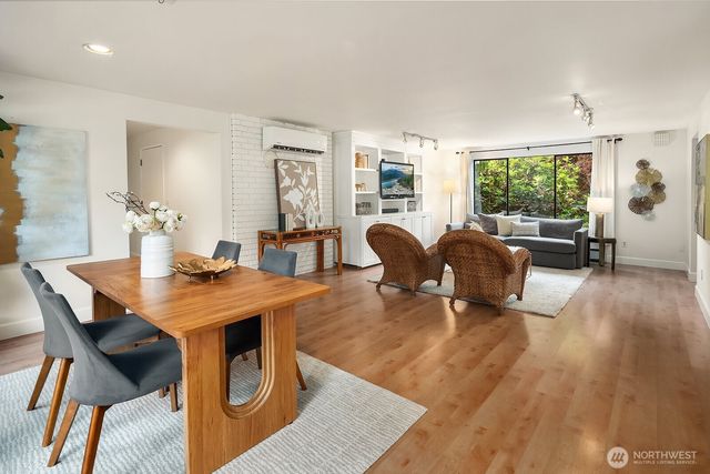 2958 72nd Avenue SE, Mercer Island, WA 98040