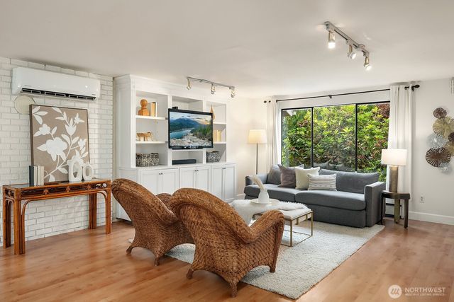 2958 72nd Avenue SE, Mercer Island, WA 98040
