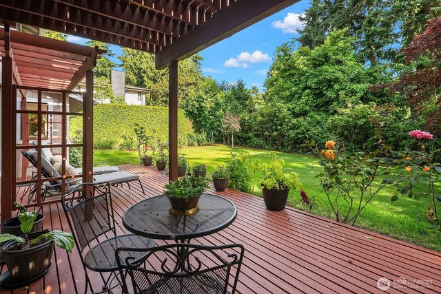2958 72nd Avenue SE, Mercer Island, WA 98040