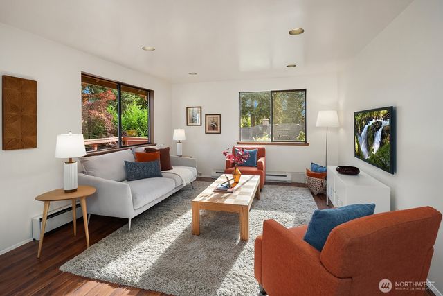2958 72nd Avenue SE, Mercer Island, WA 98040