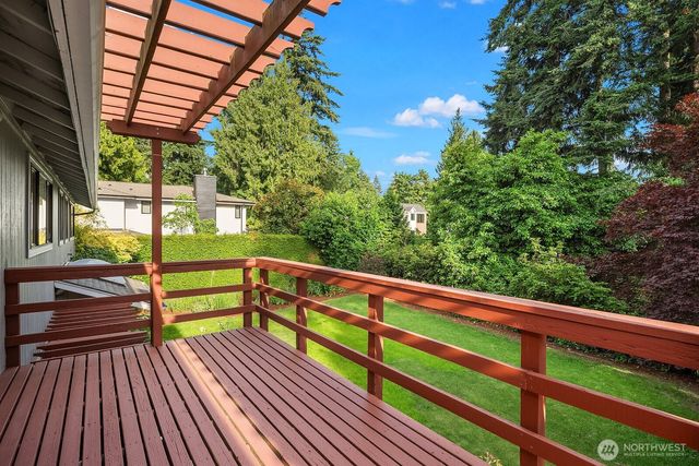 2958 72nd Avenue SE, Mercer Island, WA 98040