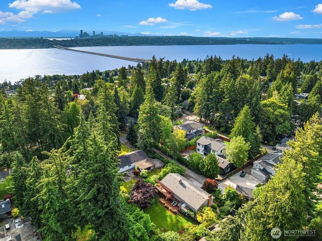 2958 72nd Avenue SE, Mercer Island, WA 98040
