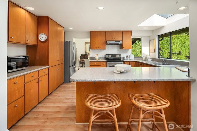 2958 72nd Avenue SE, Mercer Island, WA 98040