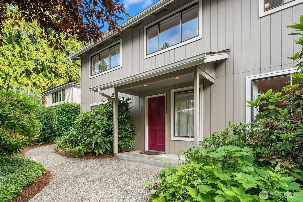 2958 72nd Avenue SE, Mercer Island, WA 98040