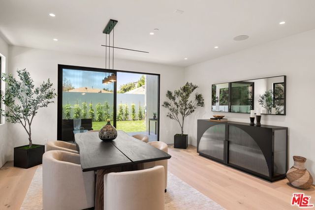 2725 Midvale Avenue, Los Angeles, CA 90064