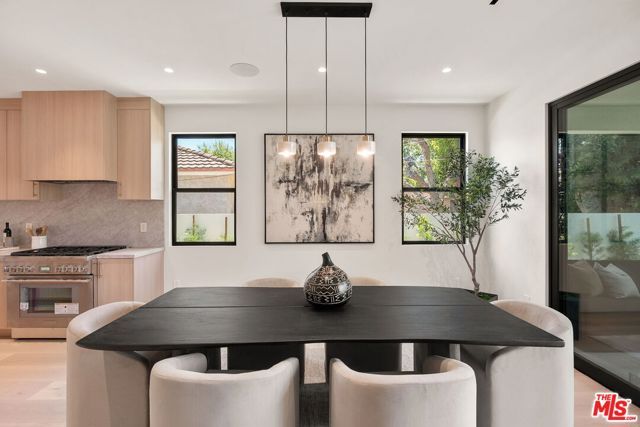 2725 Midvale Avenue, Los Angeles, CA 90064