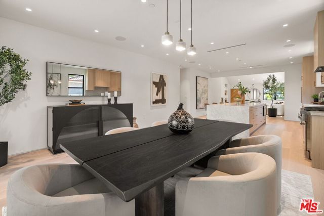 2725 Midvale Avenue, Los Angeles, CA 90064