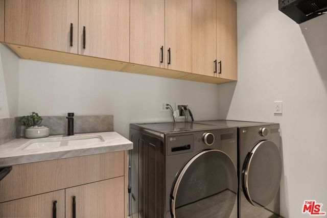 2725 Midvale Avenue, Los Angeles, CA 90064