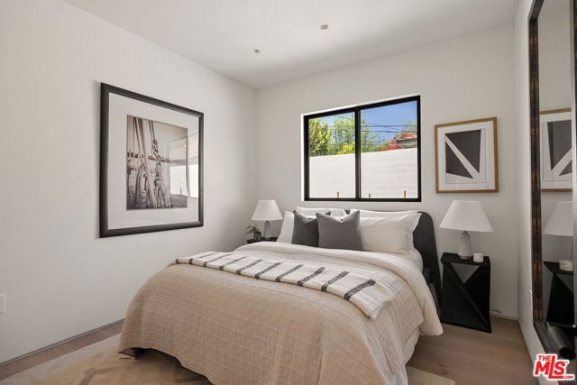 2725 Midvale Avenue, Los Angeles, CA 90064