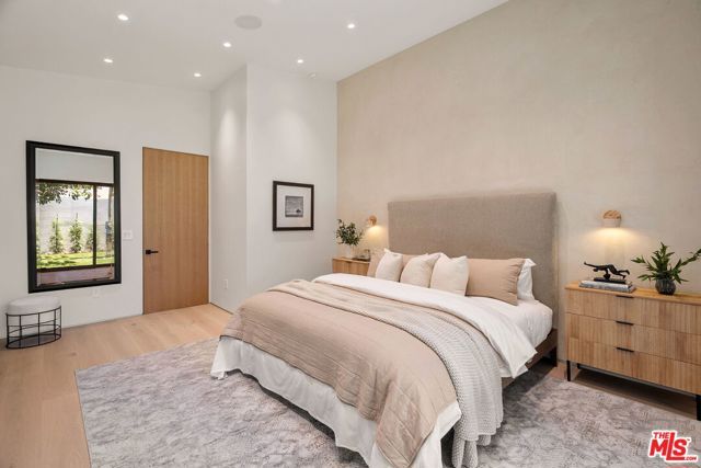 2725 Midvale Avenue, Los Angeles, CA 90064