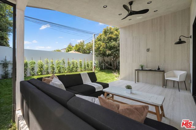 2725 Midvale Avenue, Los Angeles, CA 90064