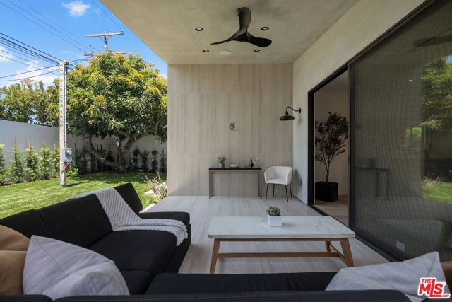 2725 Midvale Avenue, Los Angeles, CA 90064