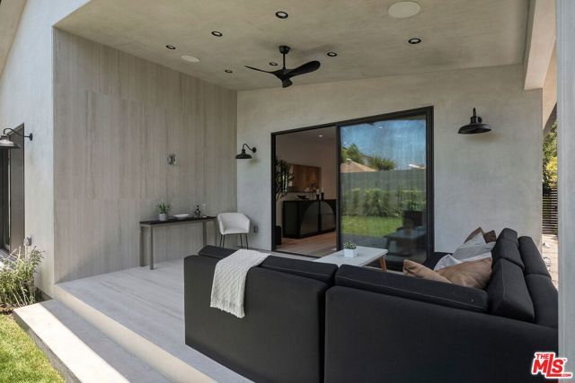 2725 Midvale Avenue, Los Angeles, CA 90064