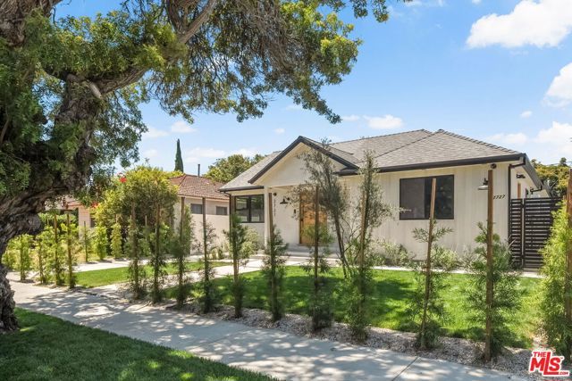 2725 Midvale Avenue, Los Angeles, CA 90064