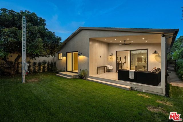 2725 Midvale Avenue, Los Angeles, CA 90064