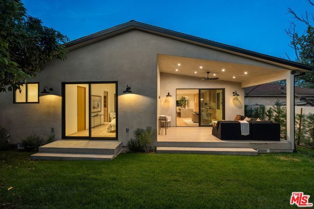 2725 Midvale Avenue, Los Angeles, CA 90064