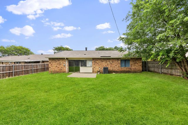 809 Levelland Drive, Arlington, TX 76017