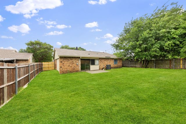 809 Levelland Drive, Arlington, TX 76017