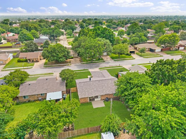 809 Levelland Drive, Arlington, TX 76017