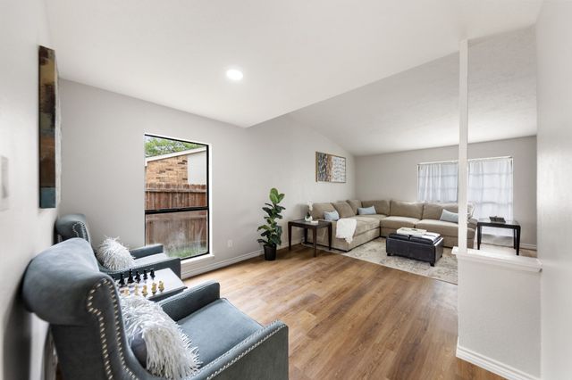 809 Levelland Drive, Arlington, TX 76017