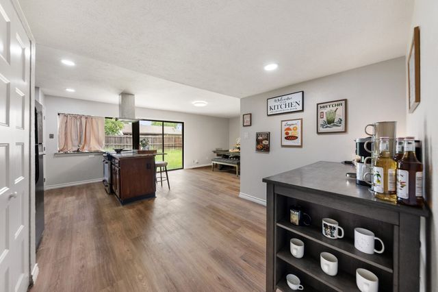 809 Levelland Drive, Arlington, TX 76017