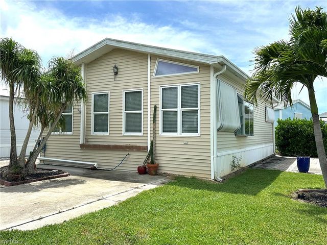 4531 Pilgrims WAY E, Estero, FL 33928