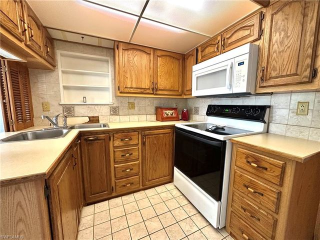 4531 Pilgrims WAY E, Estero, FL 33928