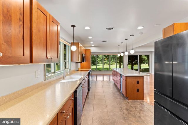 6566 FAIRWAY DR W, Fayetteville, PA 17222