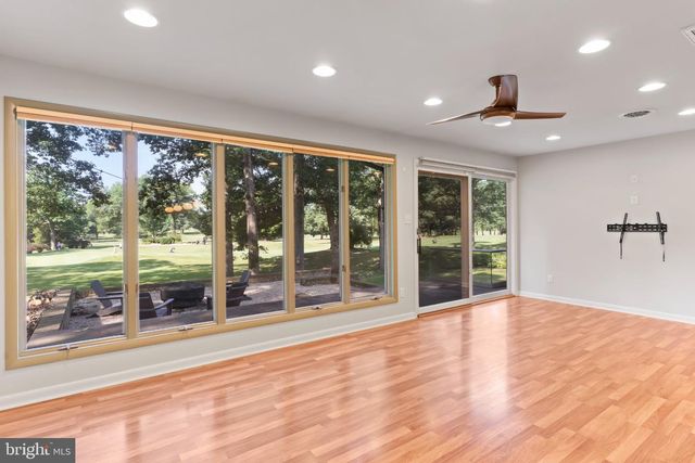 6566 FAIRWAY DR W, Fayetteville, PA 17222