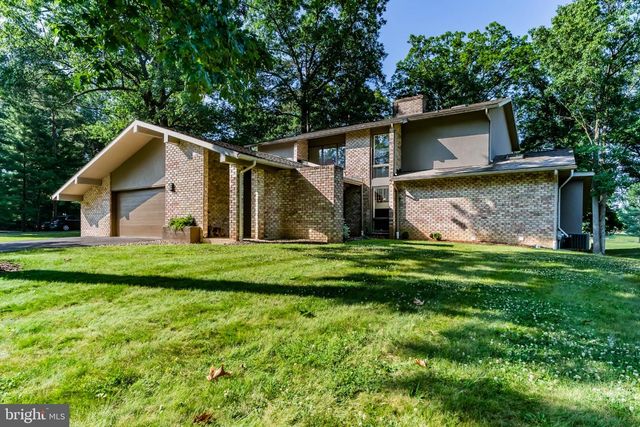 6566 FAIRWAY DR W, Fayetteville, PA 17222