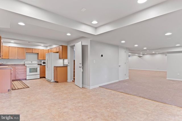 6566 FAIRWAY DR W, Fayetteville, PA 17222