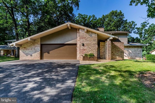 6566 FAIRWAY DR W, Fayetteville, PA 17222