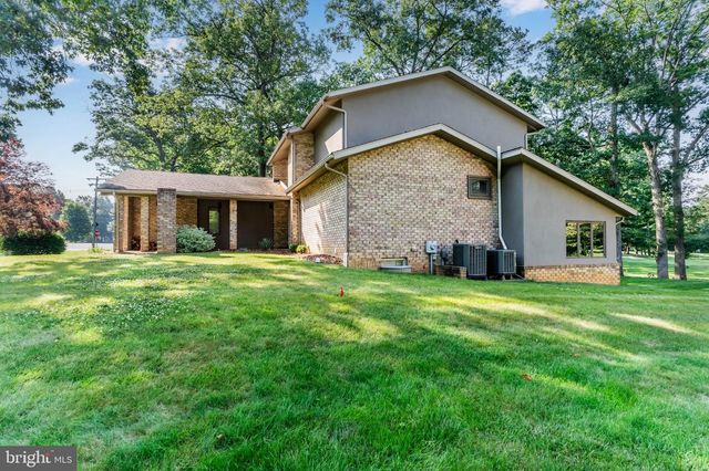 6566 FAIRWAY DR W, Fayetteville, PA 17222