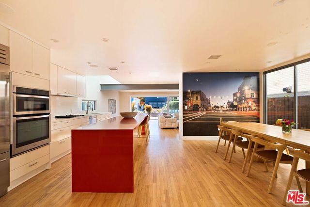 230 Carroll Canal, Venice, CA 90291