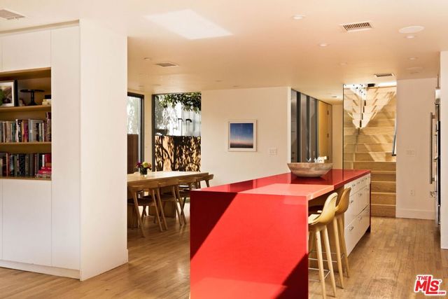 230 Carroll Canal, Venice, CA 90291