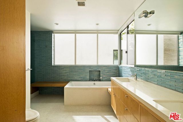 230 Carroll Canal, Venice, CA 90291