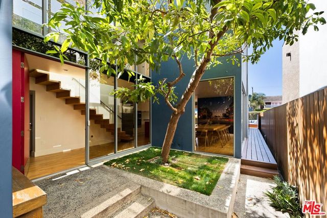 230 Carroll Canal, Venice, CA 90291