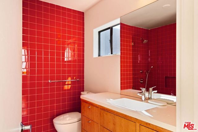 230 Carroll Canal, Venice, CA 90291