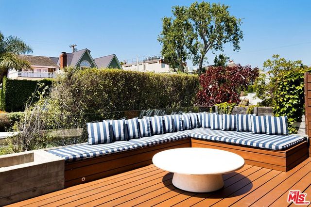 230 Carroll Canal, Venice, CA 90291