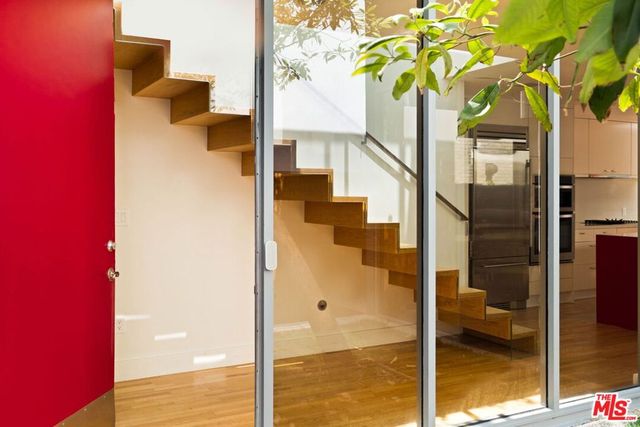 230 Carroll Canal, Venice, CA 90291
