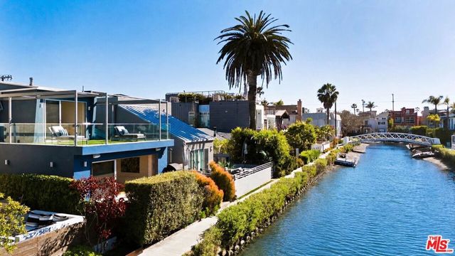 230 Carroll Canal, Venice, CA 90291