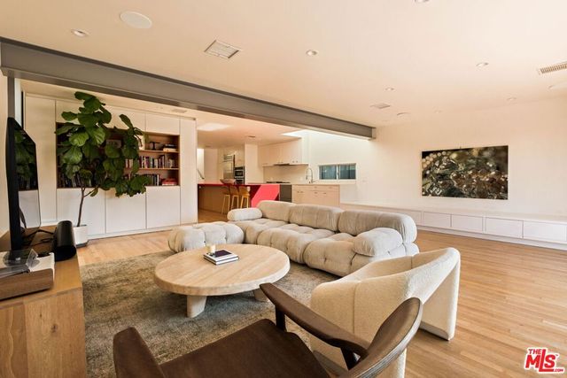 230 Carroll Canal, Venice, CA 90291