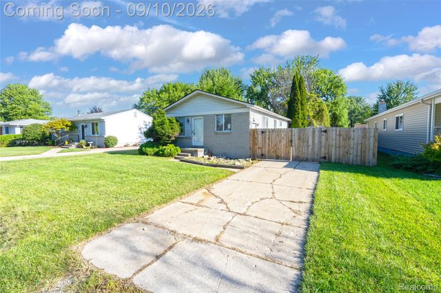 24935 Trombley Street, Harrison Charter Township, MI 48045