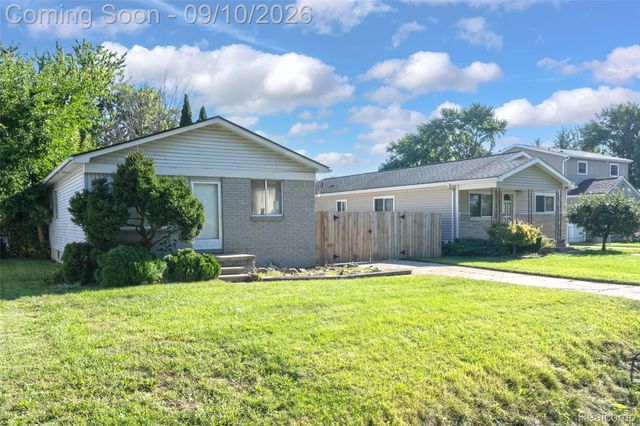 24935 Trombley Street, Harrison Charter Township, MI 48045