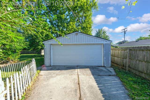 24935 Trombley Street, Harrison Charter Township, MI 48045