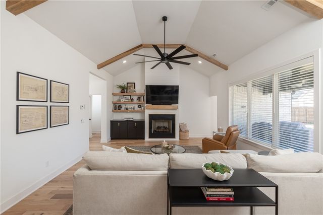 1575 N Pershing Street, Fayetteville, AR 72704