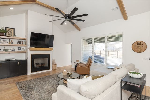 1575 N Pershing Street, Fayetteville, AR 72704